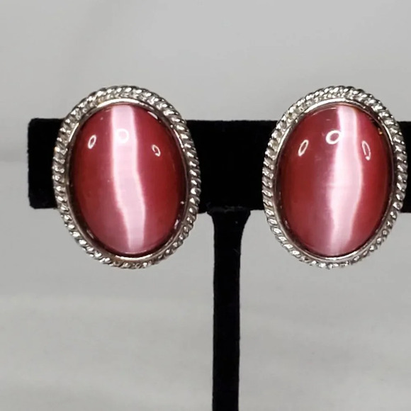 Vintage Oval Pink Moonstone Cats Eye Clip-On Earrings With Silver-Tone Rope Edge - Picture 9 of 12